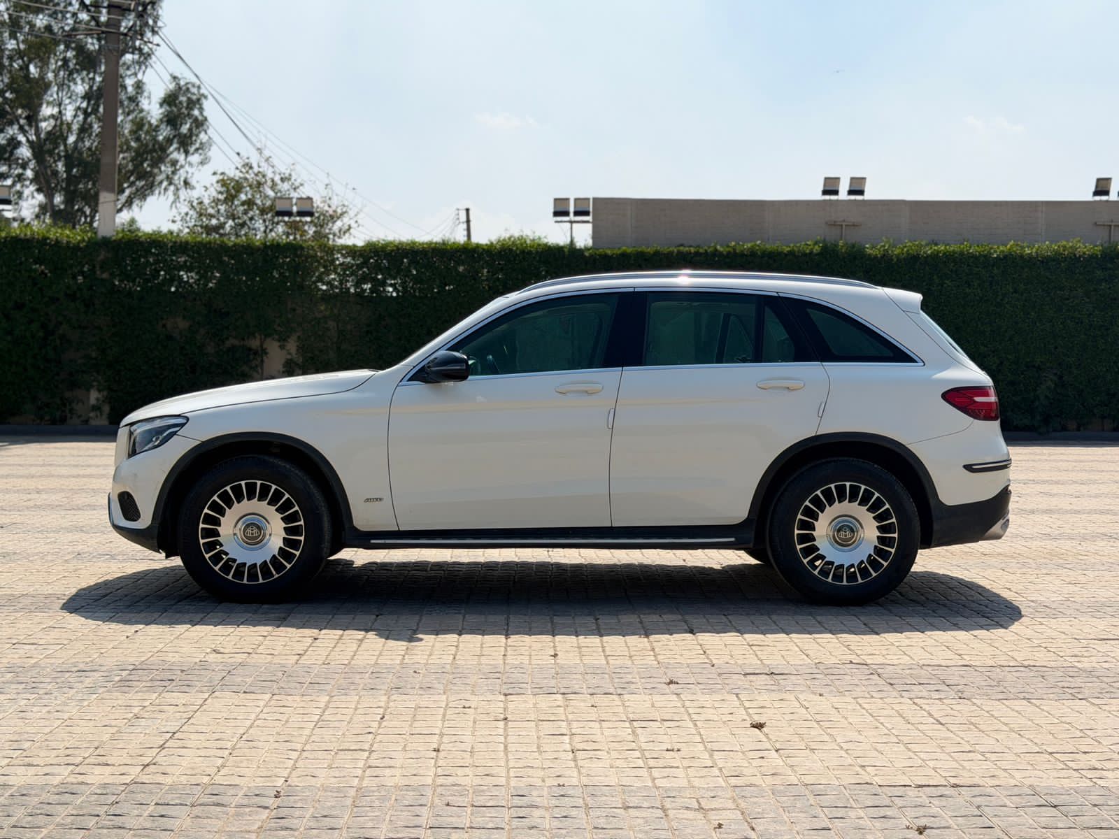 
								Mercedes-Benz GLC 220d full									