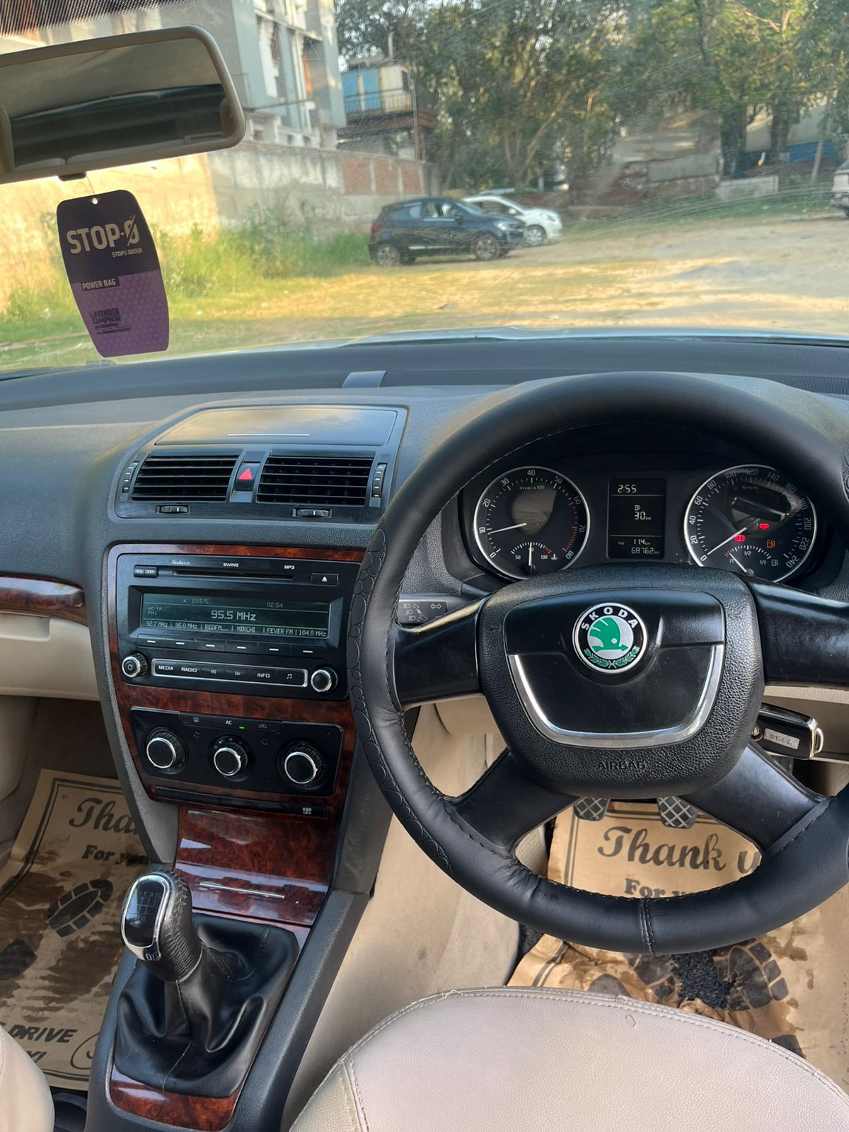 
								Skoda Laura Ambiente 1.8 TSI Petrol full									