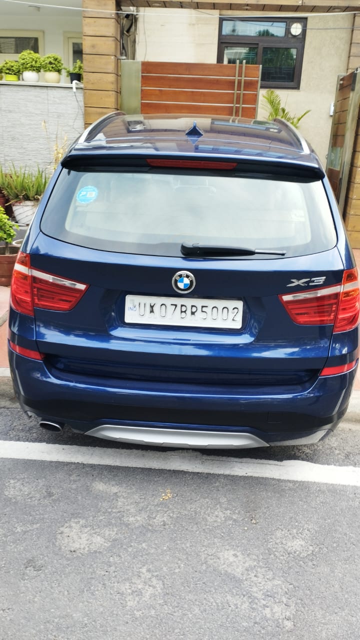 
								BMW X3 20d Luxury SUV full									