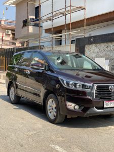 TOYOTA INNOVA CRYSTA V