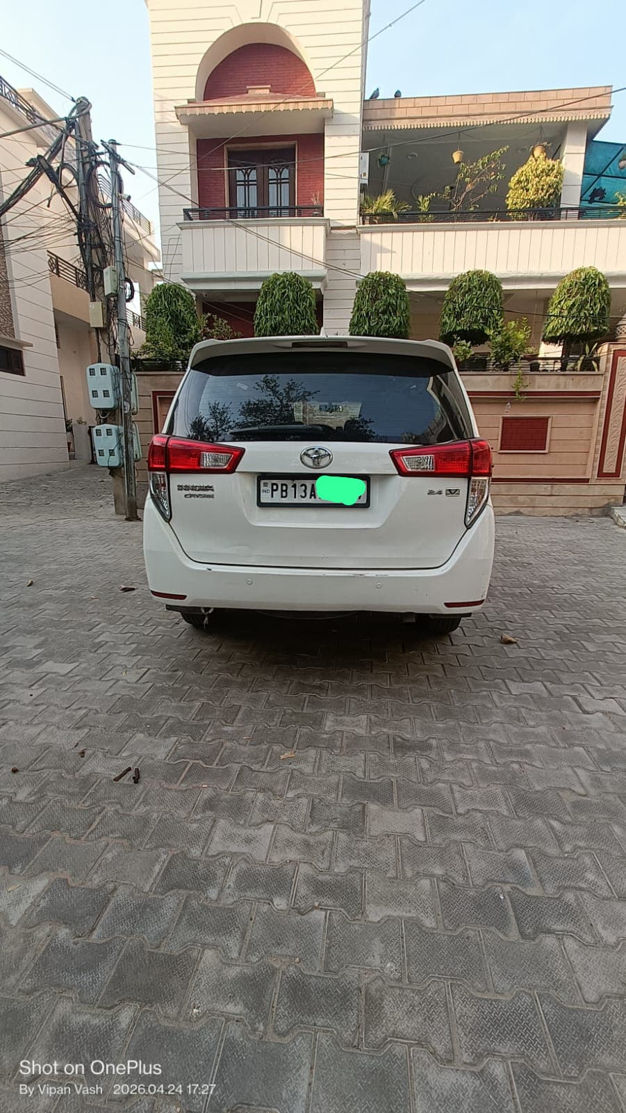 
								TOYOTA INNOVA CRYSTA V full									