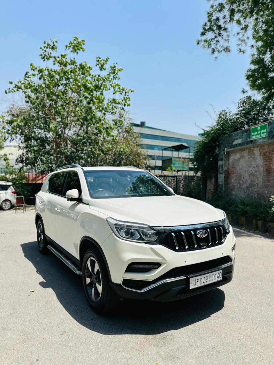 
								Mahindra Alturas G4 4X4 AT (Top Model) full									