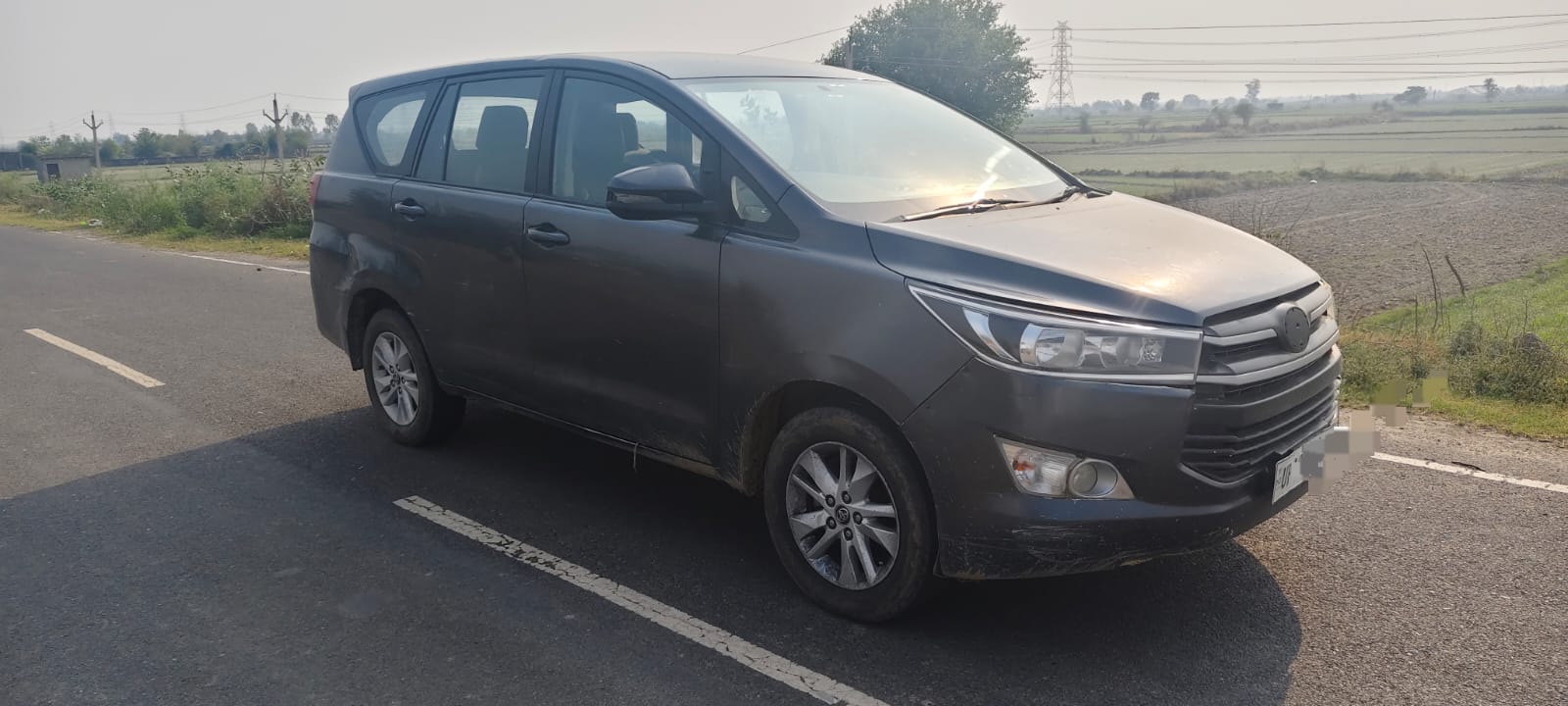 
								TOYOTA INNOVA CRYSTA G full									